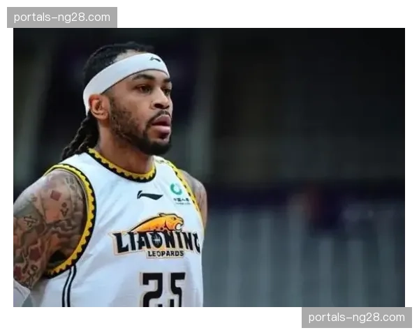 热刺球迷提前退场显失望 俱乐部管理层面临赛季末重大决策